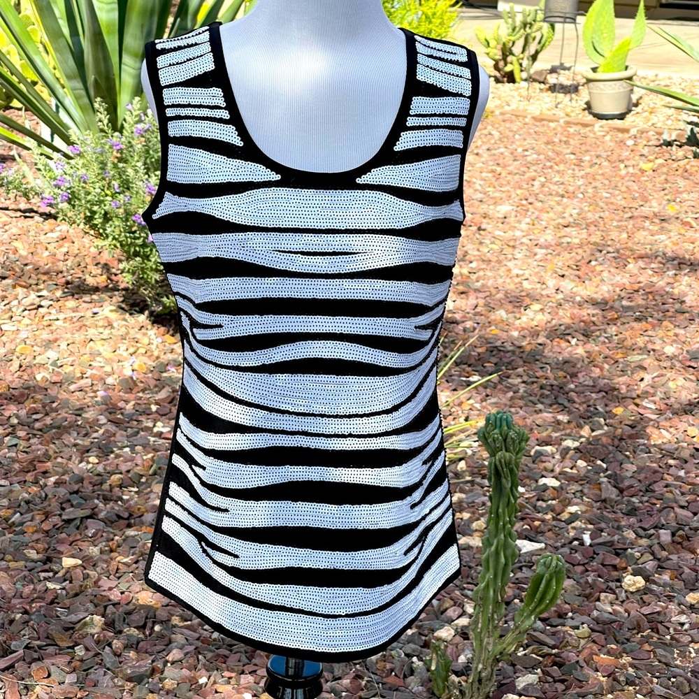 CARTISE SEQUINED TOP